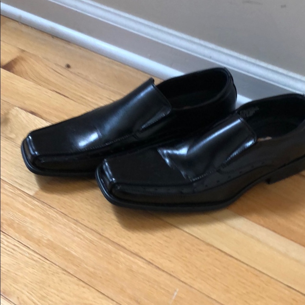 Men’s black slip-on loafers size 7
